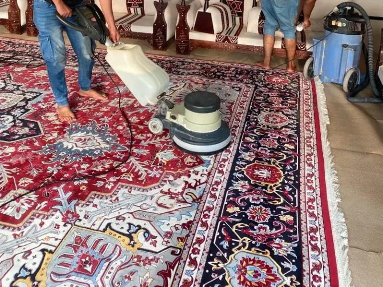 تنظيف سجاد المجلس بالماكينة